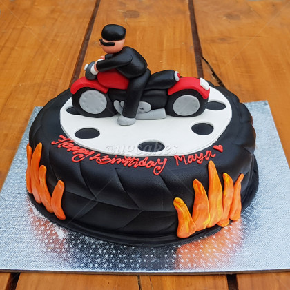 Tire and Bike Designed Cake