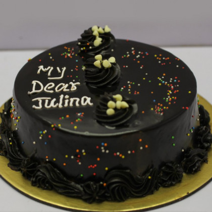 Beaded Border Chocolate Cake
