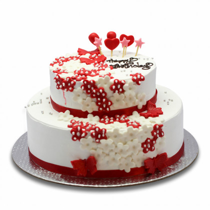Double Deck Flower Cake with Heart Lolipops