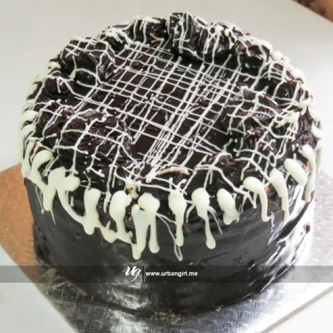 Crisscross White Chocolate Cake