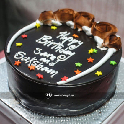 Rose Garland Chocolate Cake