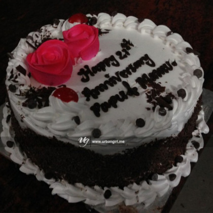 Black Forest Cake with Roses and Chocolate Chips