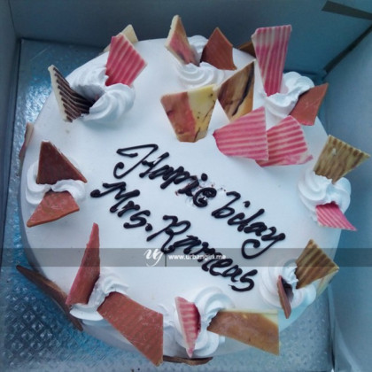 Vanilla and Strawberry Bark Cake