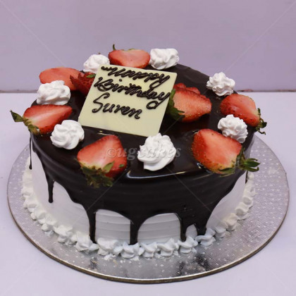 Chocolate cake with Strawberries
