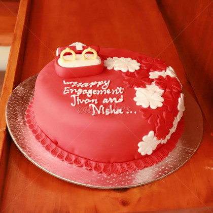 Engagement Cake with Couple Ring Box