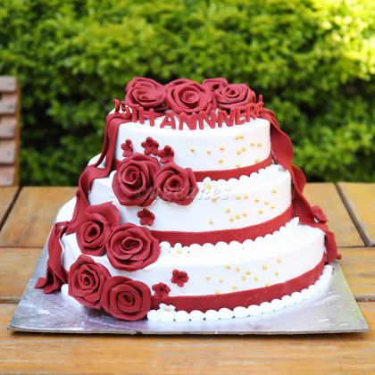 Triple Deck Anniversary Cake in Maroon Theme