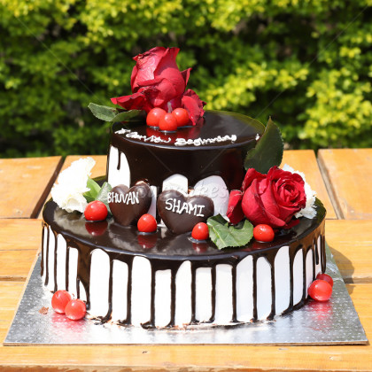 Double Deck Chocolate cake with Strawberries and Roses