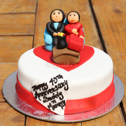 Round Anniversary Fondant Cake