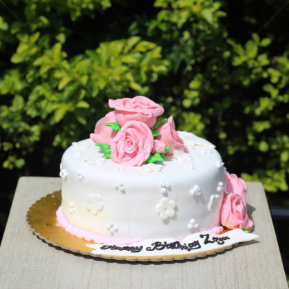 Single Decker Cake with pink fondant roses