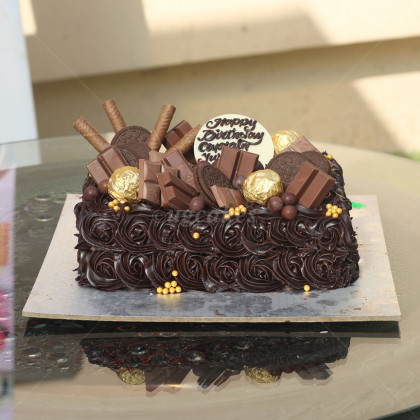 Chocolate Cake with Yummy Chocolates