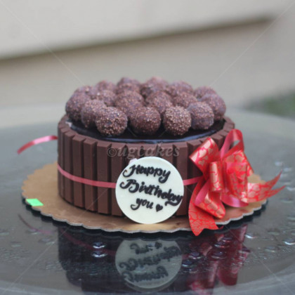 Kitkat Chocolate birthday cake