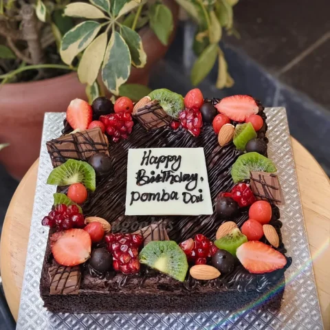Brownie with Fruit Toppings