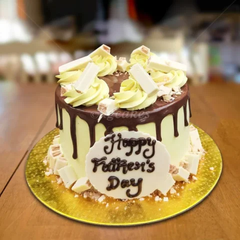 Chocolate Cake with kitkat bars