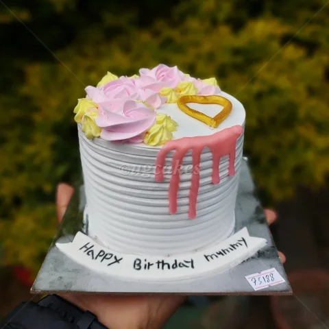 Creamy Floral Mini Cake