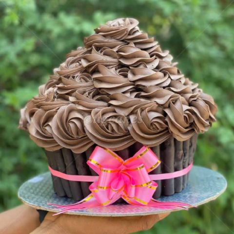 Giant Cupcake Chocolate Cake