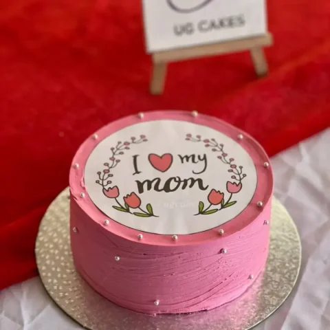 Printed 'I love my mom' cake 