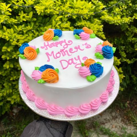 Simple Cake with Mini Flowers
